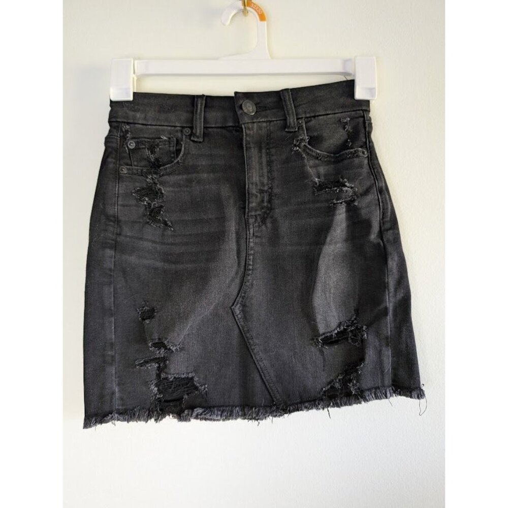 American Eagle Curvy Mini Skirt Size 2 Denim Distressed Hi-Rise Vampire Goth NEW